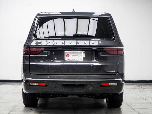 Used 2022 Jeep Wagoneer Series III RWD image 12