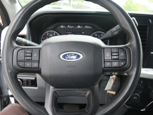 Used 2025 Ford F250 XLT image 12