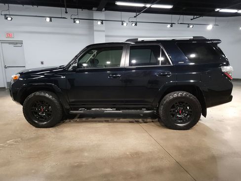 Used 2023 Toyota 4Runner SR5 Premium w/ Moonroof Package AWD/4WD image 4