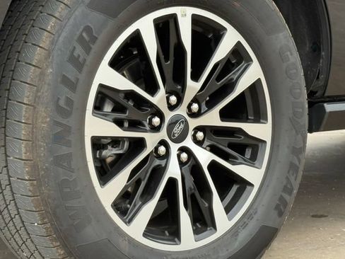 Certified 2025 Ford Expedition Platinum AWD/4WD image 13