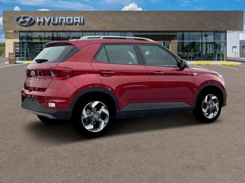 New 2025 Hyundai Venue SEL image 9