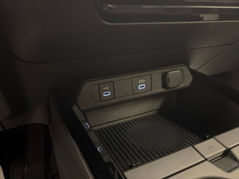 Used 2023 Toyota Prius Prime FWD image 32
