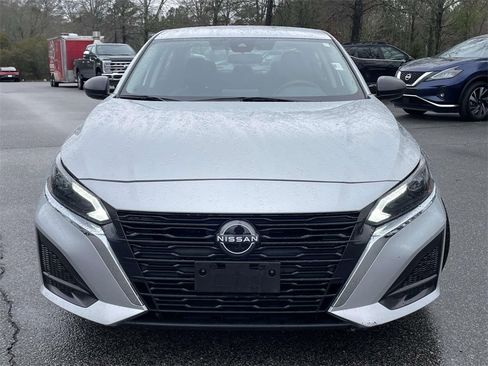 Used 2024 Nissan Altima 2.5 SV image 8