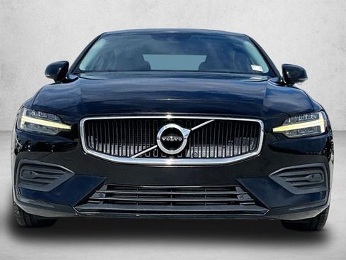 Used 2020 Volvo S60 T5 Momentum FWD image 3