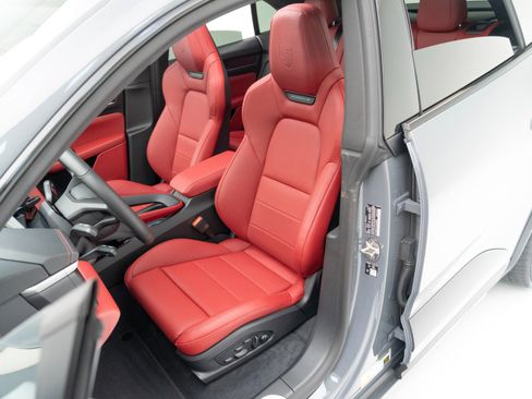 New 2026 Porsche Macan 4 Electric image 5