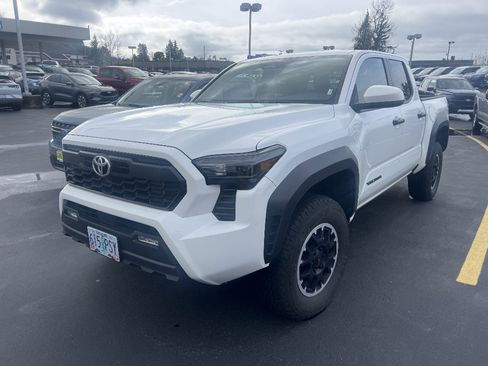 Used 2024 Toyota Tacoma TRD Off-Road image 1