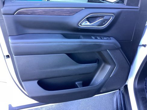 Used 2023 Chevrolet Suburban LS image 25