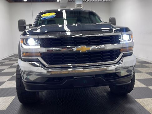 Used 2018 Chevrolet Silverado 1500 LT AWD/4WD image 22