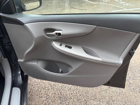 Used 2010 Toyota Corolla LE FWD image 23