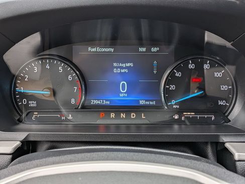 Used 2023 Ford Explorer XLT w/ Equipment Group 202A AWD/4WD image 17