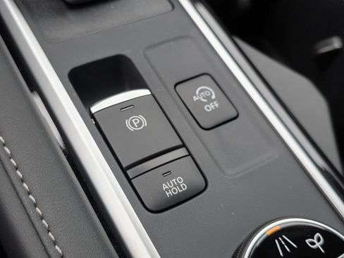 New 2026 Nissan Pathfinder SL w/ SL Premium Package AWD/4WD image 36