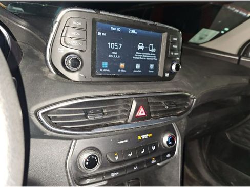 Used 2019 Hyundai Santa Fe SE image 23