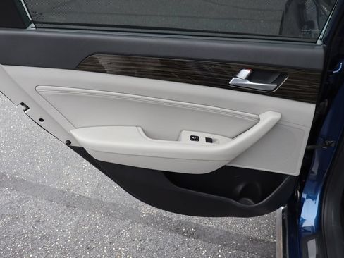 Used 2016 Hyundai Sonata Limited w/ Option Group 04 FWD image 29
