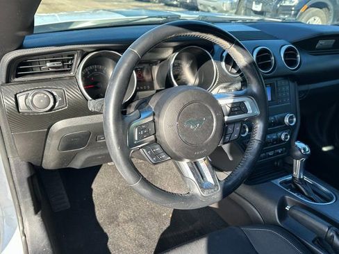 Used 2019 Ford Mustang Convertible image 12