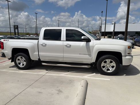 Used 2018 Chevrolet Silverado 1500 LT w/ All Star Edition image 4