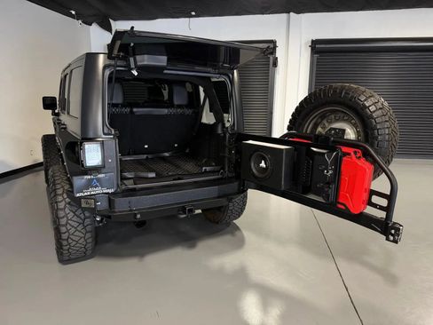 Used 2017 Jeep Wrangler Unlimited Sport w/ Quick Order Package 24S AWD/4WD image 12