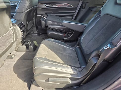 Used 2021 Jeep Grand Cherokee L Laredo image 15