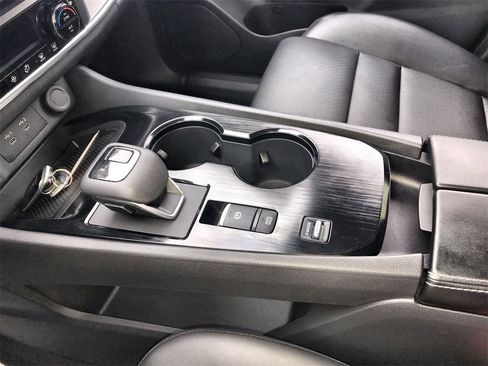 Certified 2025 Nissan Rogue SV w/ SV Premium Package image 20