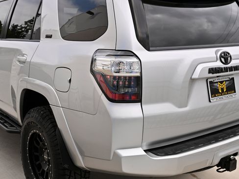 Used 2015 Toyota 4Runner SR5 RWD image 34