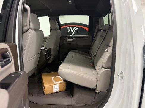 New 2025 GMC Sierra 2500 SLT w/ SLT Premium Package image 17