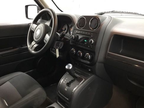 Used 2015 Jeep Patriot Sport w/ Power Value Group image 21