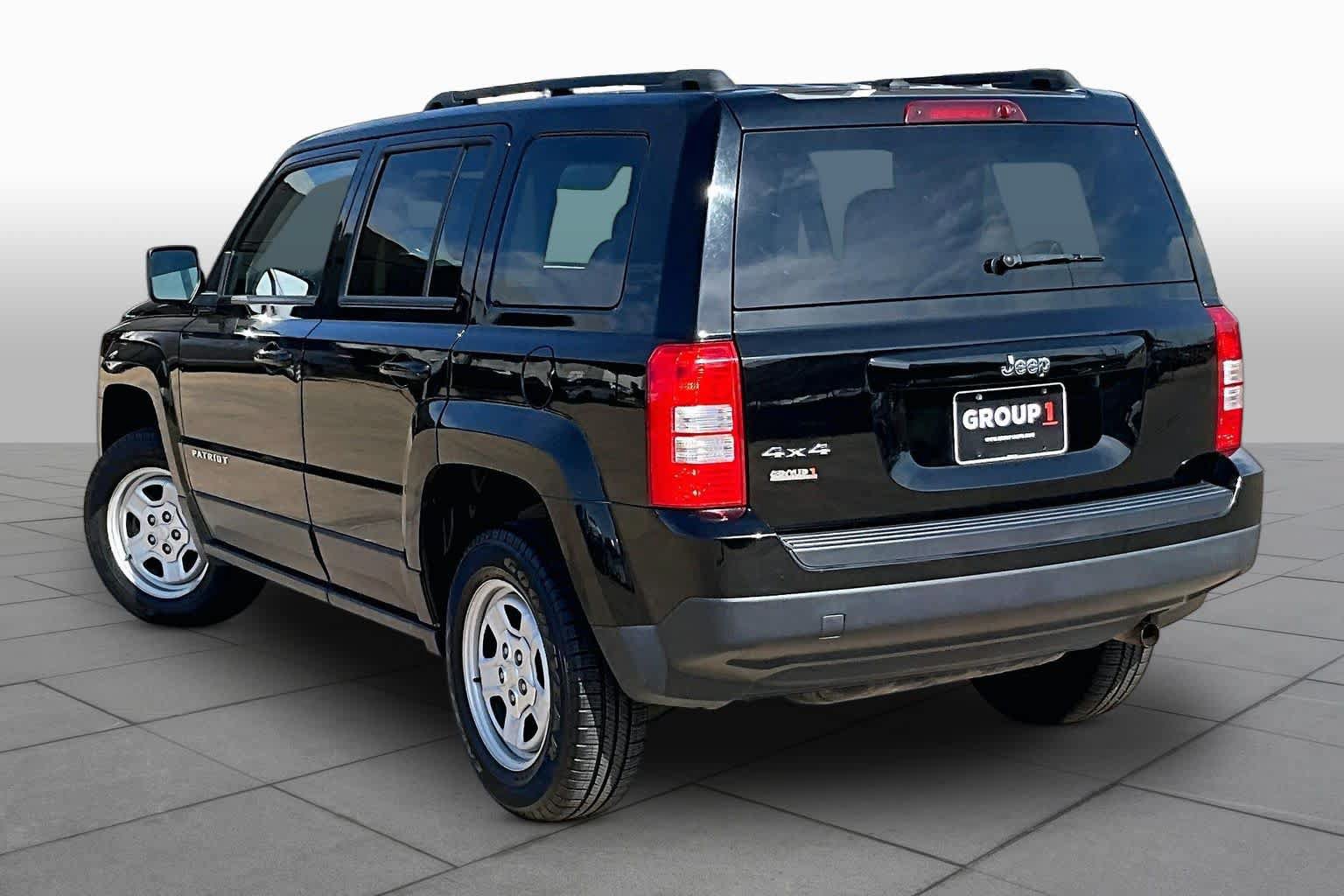 Used 2016 Jeep Patriot Sport w/ Power Value Group AWD/4WD image 12