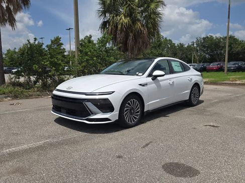 New 2026 Hyundai Sonata SEL FWD image 2