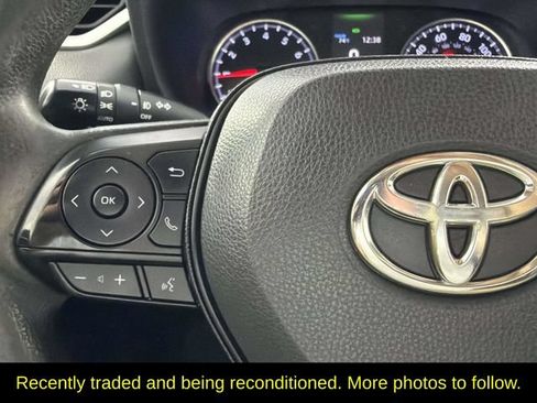 Used 2021 Toyota RAV4 XLE AWD/4WD image 28