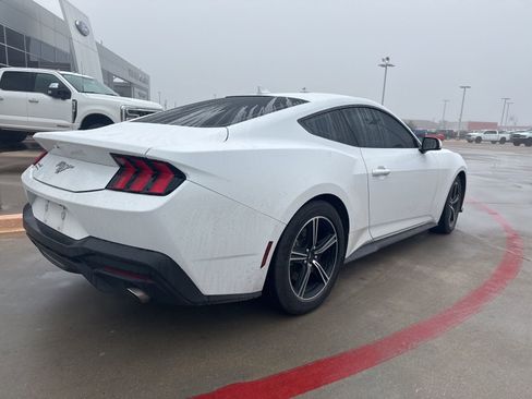 Used 2025 Ford Mustang Coupe image 3