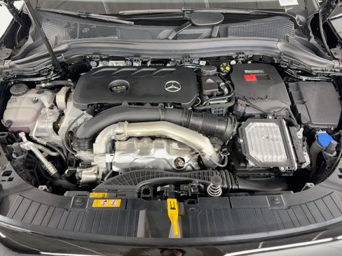 Certified 2025 Mercedes-Benz GLA 250 image 32