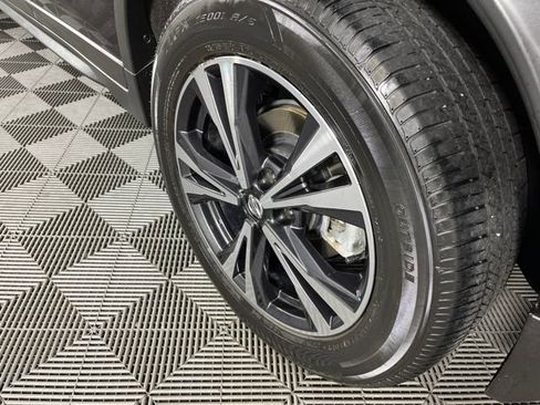 Used 2019 Nissan Rogue SV w/ Premium Package FWD image 14