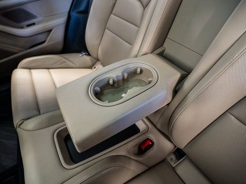 Used 2021 Porsche Taycan image 57