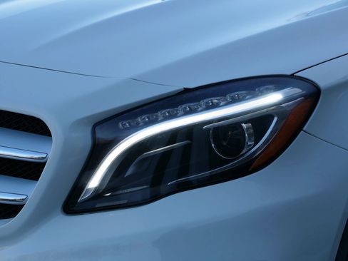 Used 2015 Mercedes-Benz GLA 250 4MATIC image 42