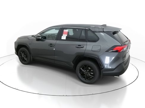New 2025 Toyota RAV4 LE image 4