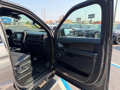 Used 2019 Ford Expedition Limited w/ Equipment Group 302A AWD/4WD image 57
