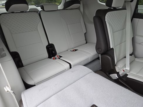New 2026 GMC Acadia Denali w/ Super Cruise Package FWD image 23