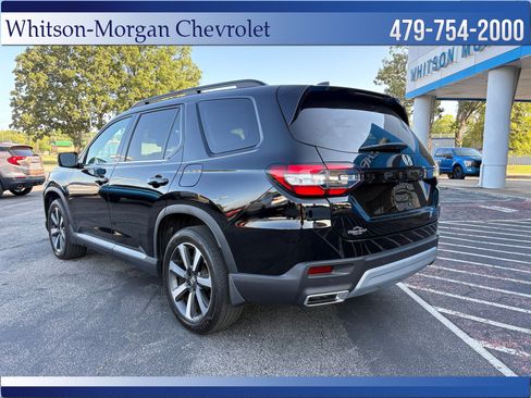 Used 2023 Honda Pilot Touring image 7