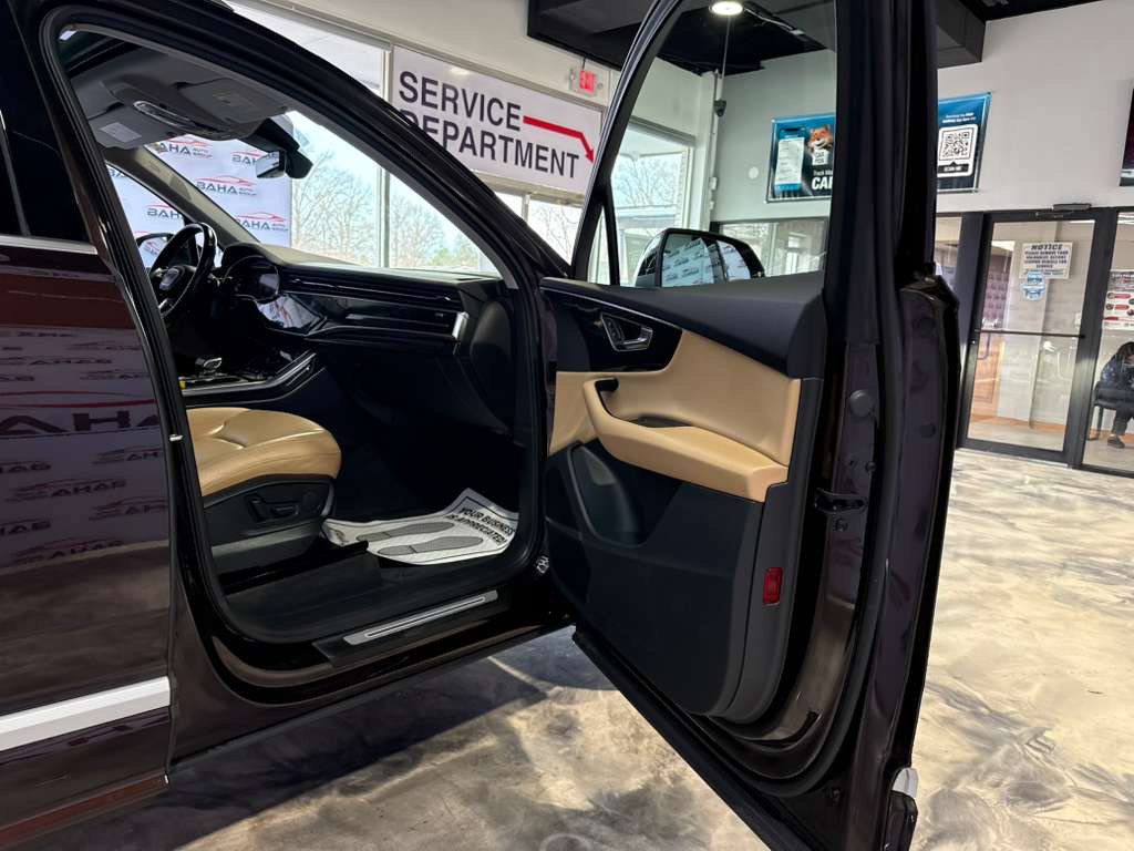 Used 2022 Audi Q7 3.0T Premium Plus AWD/4WD image 43