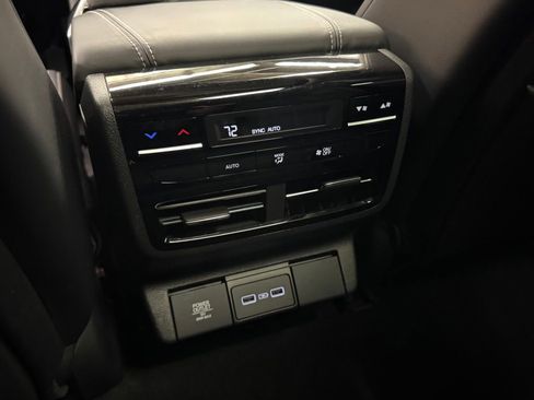 Used 2023 Acura MDX SH-AWD w/ Technology Package image 32