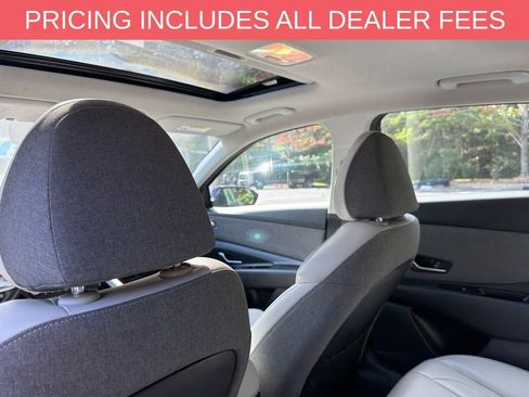 Used 2025 Hyundai Elantra Limited FWD image 9