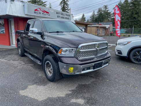 Used 2017 RAM 1500 Laramie w/ Cold Weather Group AWD/4WD image 4