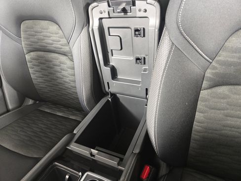 Used 2025 Nissan Pathfinder SV image 27