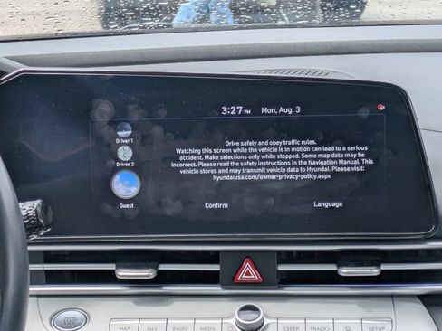Used 2024 Hyundai Elantra Limited FWD image 17