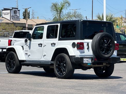 Used 2023 Jeep Wrangler Unlimited Sahara AWD/4WD image 3