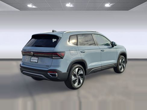 New 2026 Volkswagen Taos SE AWD/4WD image 8