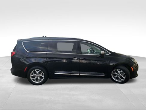 Used 2020 Chrysler Pacifica Limited FWD image 7
