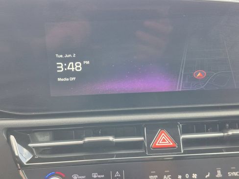 Certified 2024 Kia Niro Wave FWD image 23