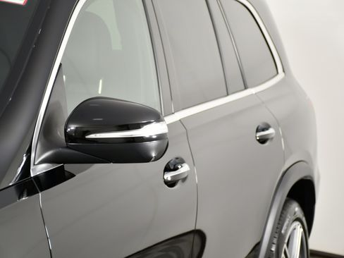 Used 2025 Mercedes-Benz GLS 450 4MATIC image 13