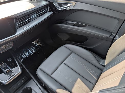 Used 2023 Audi Q4 e-tron Premium Plus w/ Premium Plus AWD/4WD image 11