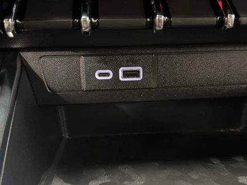 Used 2023 GMC Canyon AT4 image 27